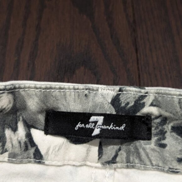 7 For All Mankind white skinny jeans with black floral pattern - Picture 5 of 6